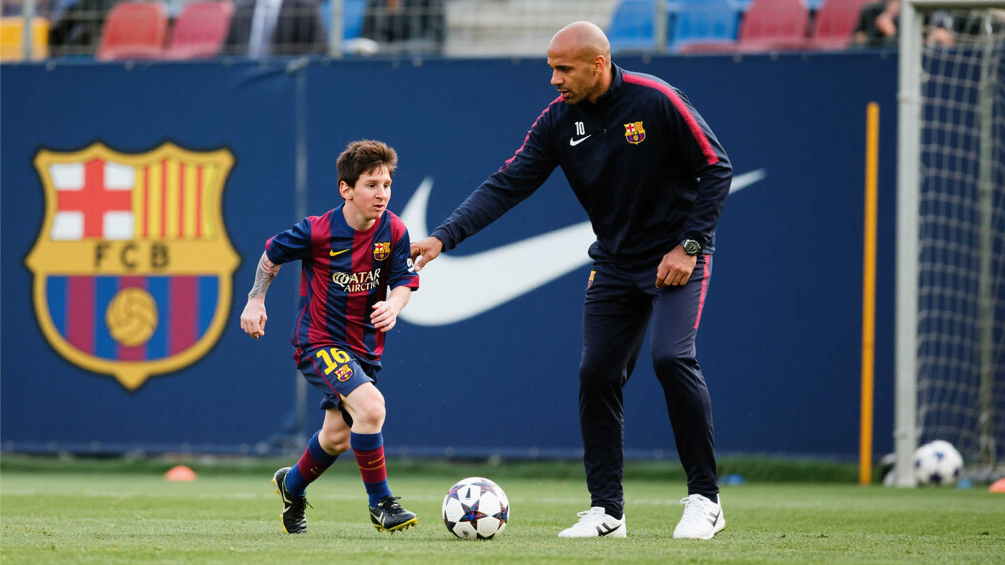 比赛后期由 比赛后期由